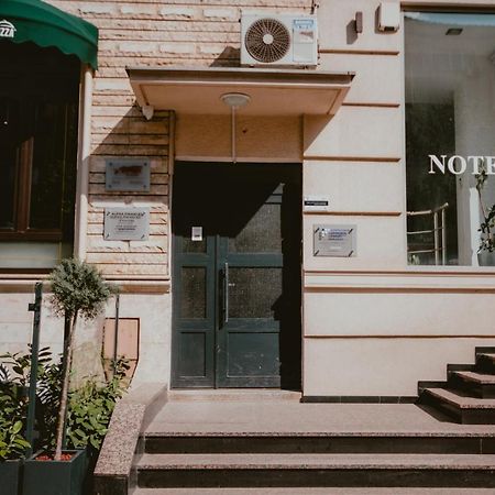 Bloom Suites Pristina Exterior photo
